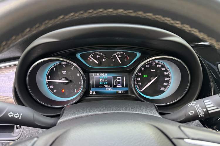 Used Buick Envision 2017 28T Four-Wheel Drive Elite Model Odometer Close Up