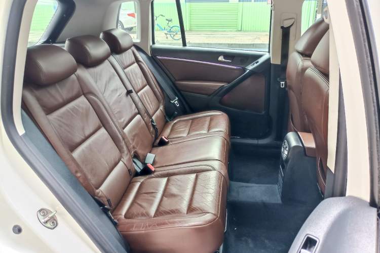 Used Volkswagen Tiguan 2015 1.8TSI Automatic All-Wheel-Drive Luxury Model
