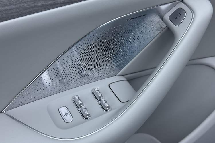 Used Hima Luxeed S7 2025 785 km Ultra