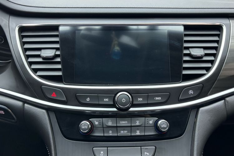 Used Buick LaCrosse 2022 552T Luxury Version Audio And AC Panel