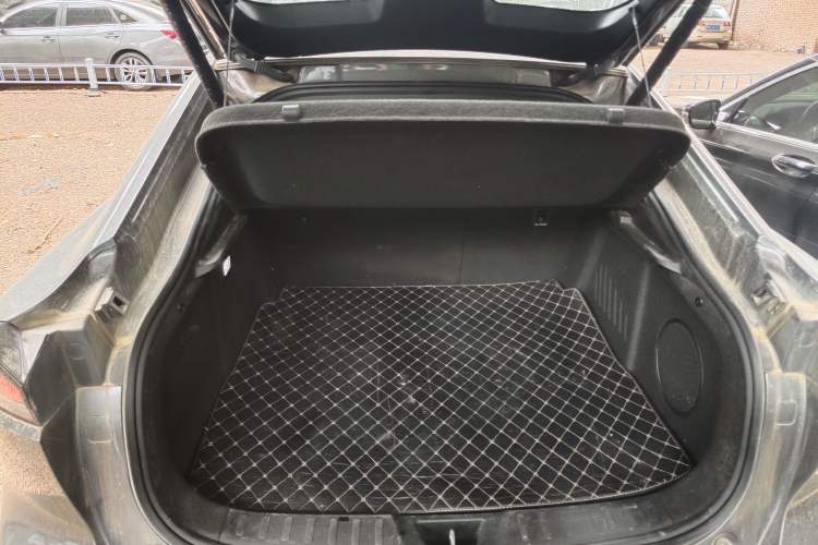 Used Deepal SL03 2023 200Max Range-Extended Version Trunk