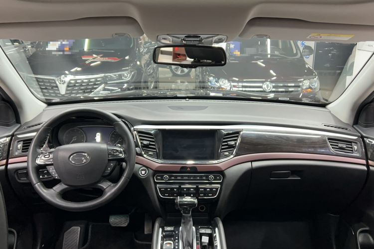 Used GAC Trumpchi GS8 2017 320T Two-Wheel Drive Luxury Smart Connectivity Version (7 Seats)
