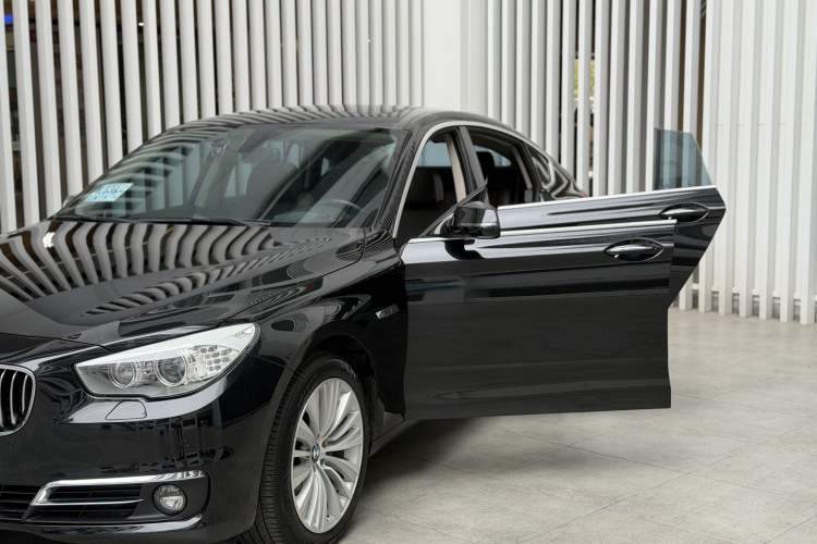 Used BMW 5 Series GT 2014 535i Luxury Edition