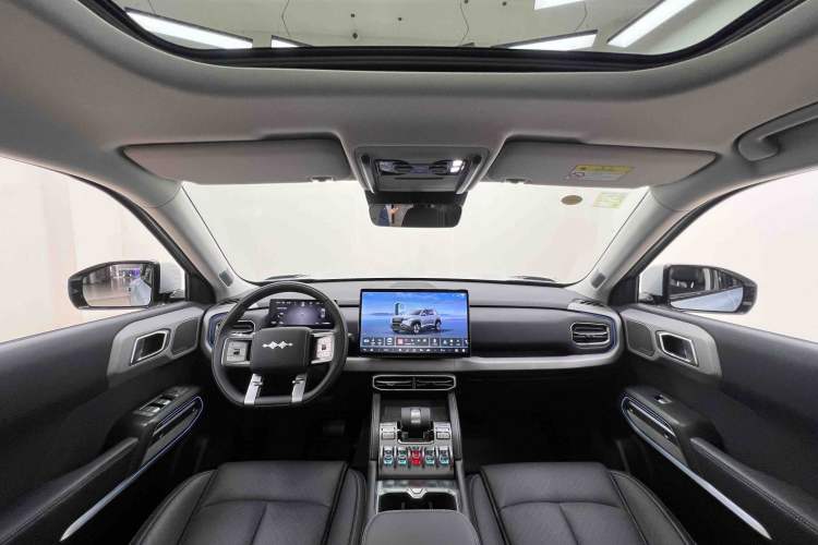 Used Formula Leopard Titanium 3 2025 501KM All-Wheel Drive Intelligent Driving Ultra Version Interior 8