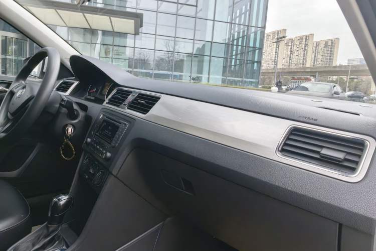 Used Volkswagen Santana 2015 Haval H6 1.6L Automatic Comfort Model Interior 7