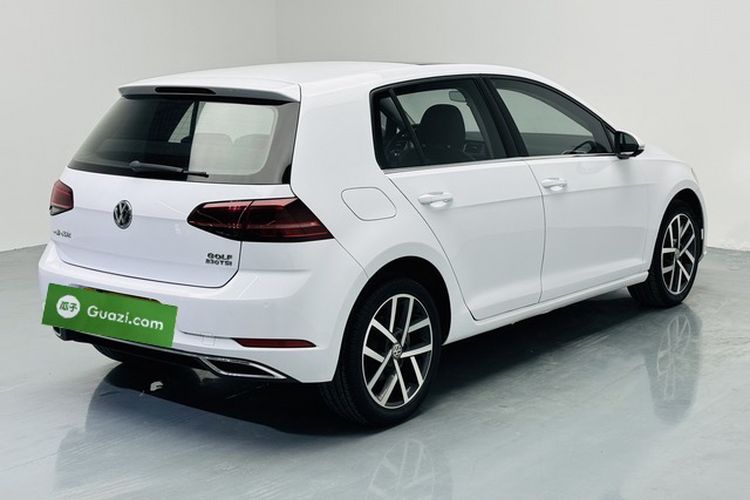 Used Volkswagen Golf 2018 230TSI Automatic Luxury Version
