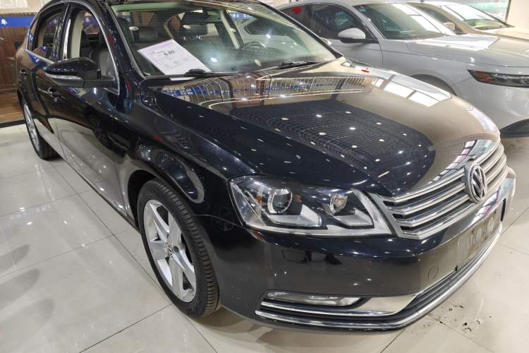 Used Volkswagen Magotan 2016 2.0 TSI Luxury Comfort Version Exterior 2