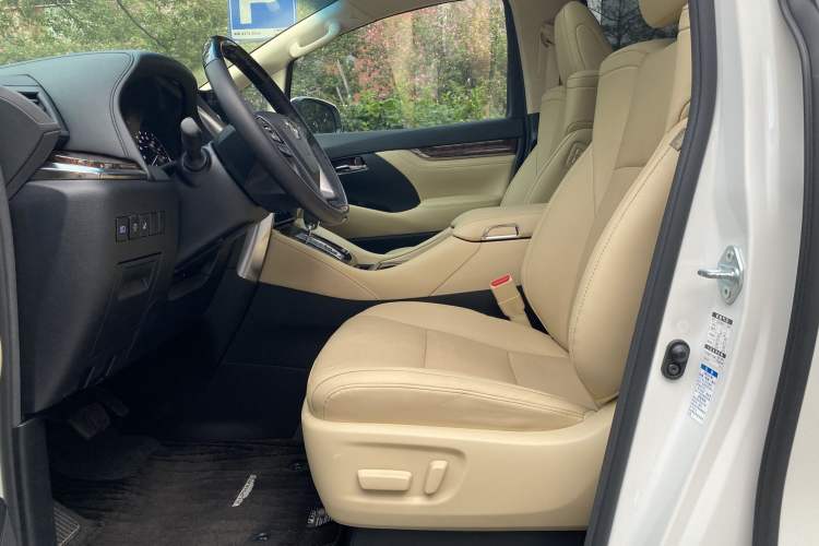 Used Toyota Alphard 2021 Dual-Engine 2.5L Luxury Edition