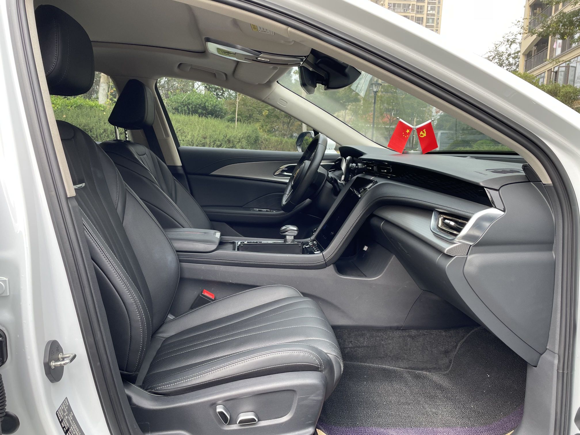Hongqi H5 2023 2.0T Automatic Smart Connect Flagship Edition - Chinese Trim Xiang — снимка 13
