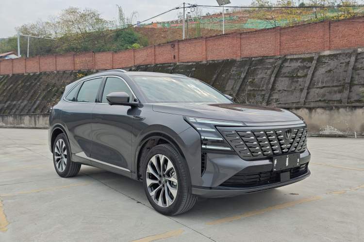 Used CHANGAN CS75 PLUS 2025 4th Generation UItra 2.0T New Blue Whale Smart Intelligent Powertrain Version Exterior 6