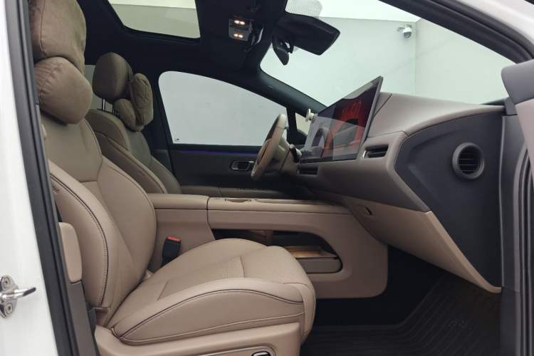 Used Li Auto Li Auto i6 2025 Model Two-Wheel-Drive Standard Type
