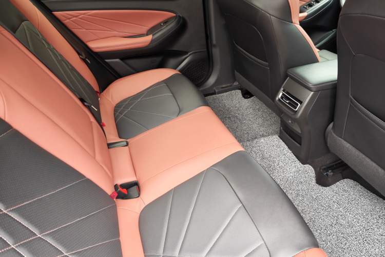 Used CHANGAN Eado 2022 PLUS Blue Whale NE 1.4T GDI DCT Flagship Edition
