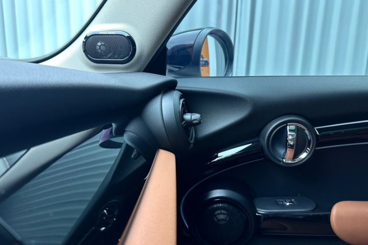 Used MINI MINI 2023 2.0T COOPER S Artist