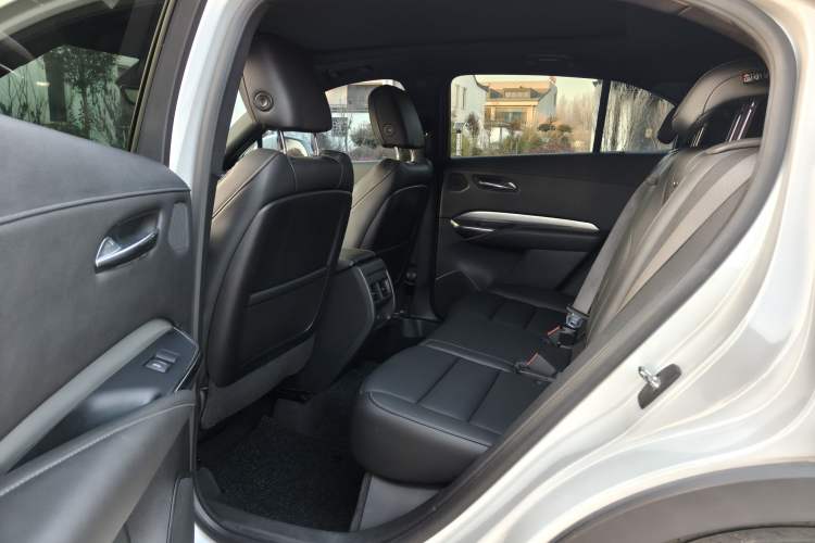 Used Cadillac XT4 2020 28T Two-Wheel-Drive Leading Version