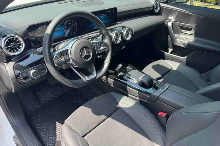 Used Mercedes-Benz A-Class 2022 Revised Version A 200 L Sport Sedan Fashionable Style