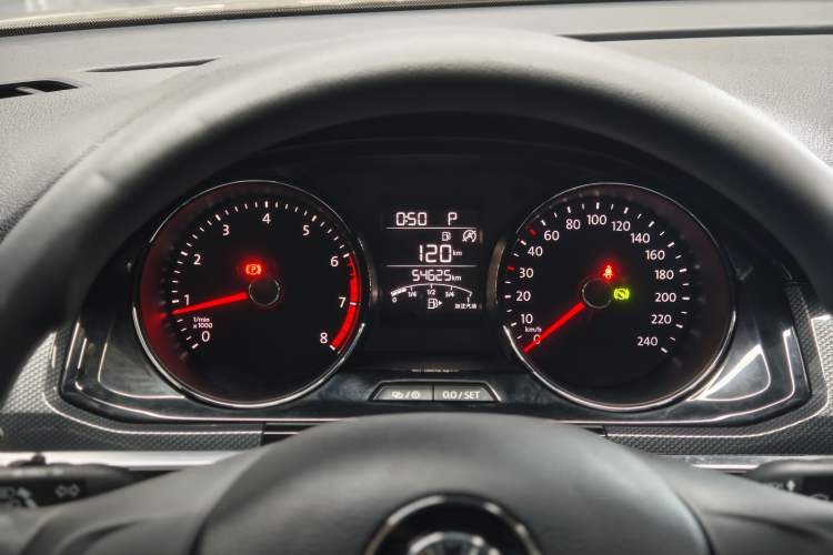 Used Volkswagen C-TREK 2017 230TSI DSG Comfort Version