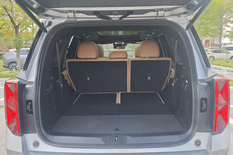 Used GAC Trumpchi ES9 2024 PHEV with 143 km Max
