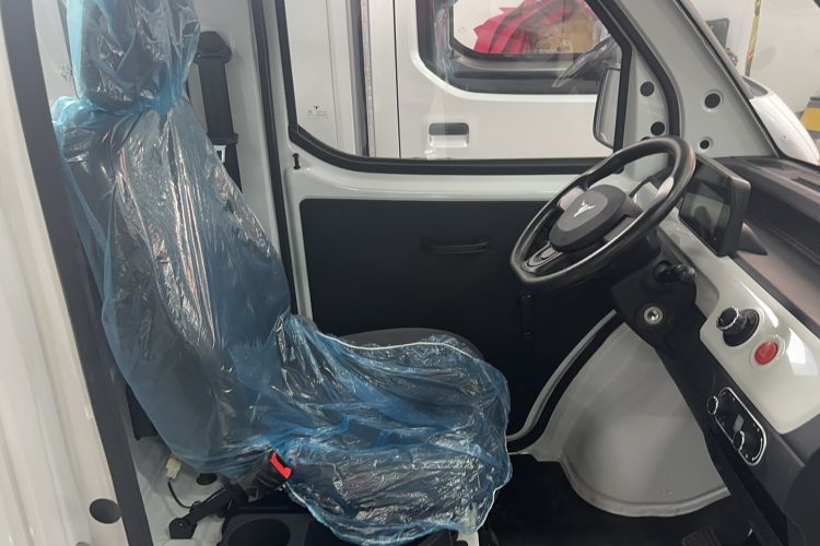 Used Neomor D02 2023 120km Flatbed Comfort Version
