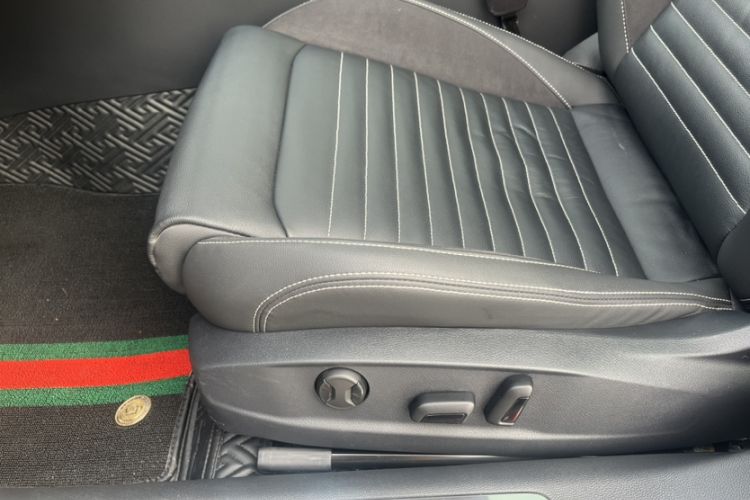 Used Volkswagen Magotan 2020 330TSI DSG Leading Model Interior 5