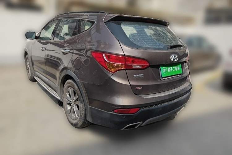Used Hyundai Santa Fe 2013 2.4L Automatic Two-Wheel Drive Smart Version
