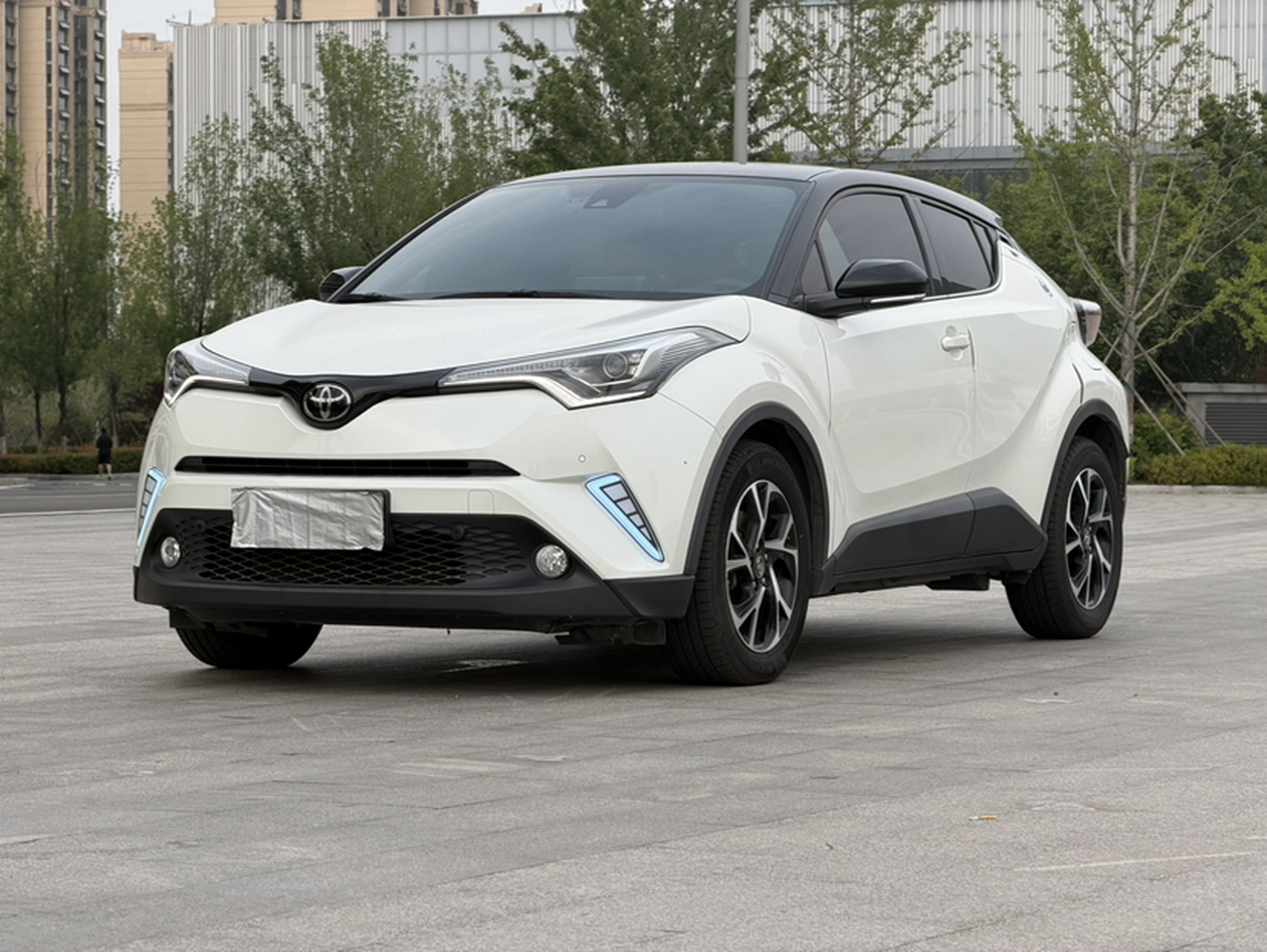 Unter der Vorderseite des Autos