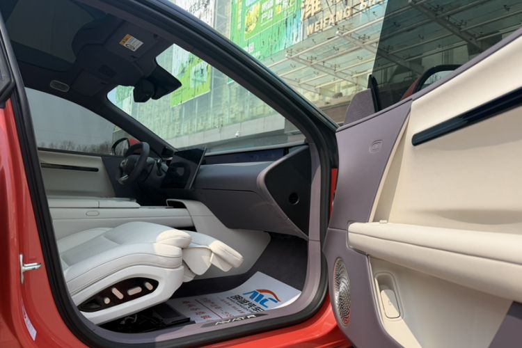 Used Avatr 06 2025 Pro Range-Extended Edition Interior 3