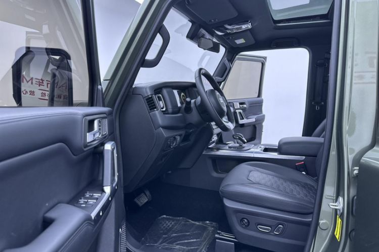 Used 212 T01 2024 2.0T Explorer