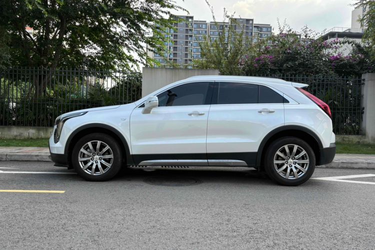 Used Cadillac XT4 2018 28T Two-Wheel Drive Leading Version