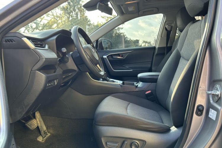 Used Toyota RAV4 2020 2.0L CVT Two-Wheel Drive Fashion Edition