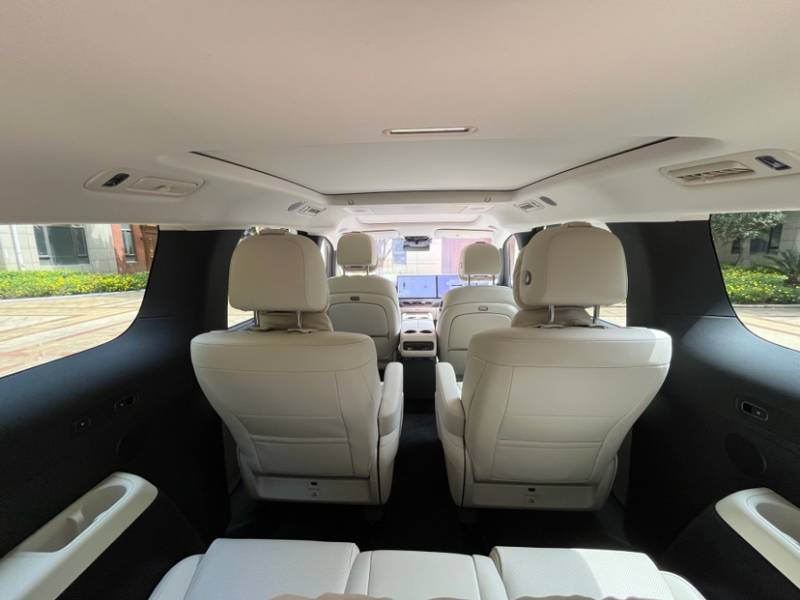 Used Li Auto MEGA 2025 Home Family Special Edition — 40