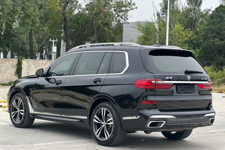 Used BMW X7 2021 xDrive40i Luxury M Sport Package
