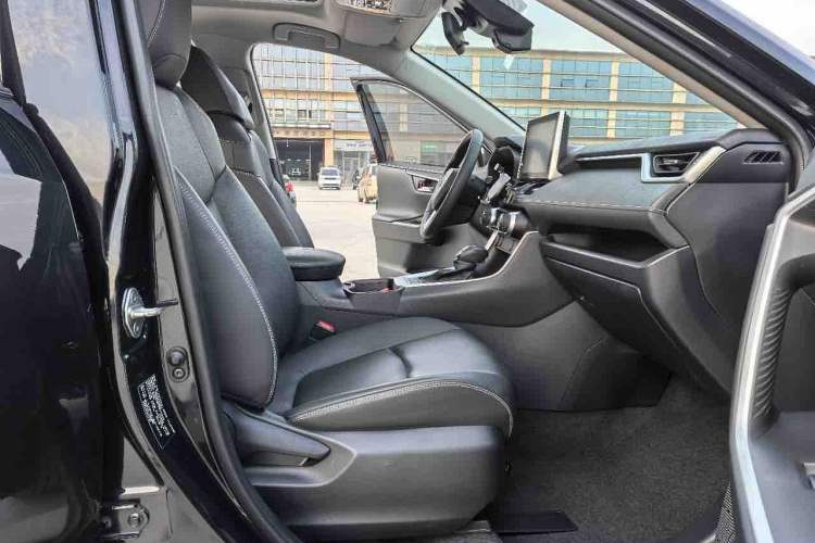 Used Toyota RAV4 2022 2.0L CVT Two-Wheel Drive Fashion Plus Edition
