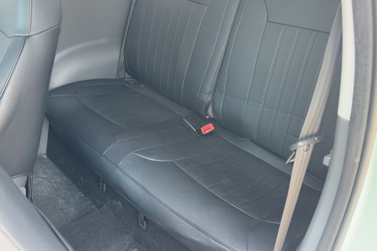 Used CHANGAN NEVO Lumin 2022 155 km – Refreshingly Sweet Edition Left Rear Seat