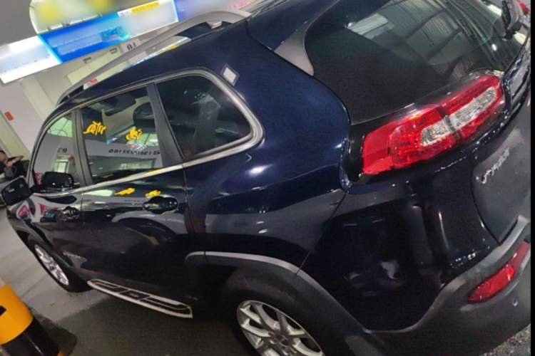 Used Jeep Cherokee 2017 2.0L Superior Edition