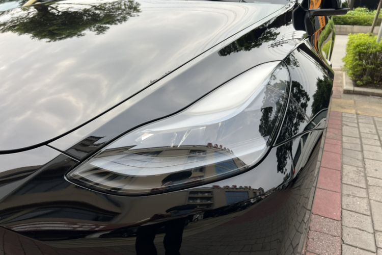 Used Tesla Model Y 2021 Standard Range Rear-Wheel Drive Version Left Front Headlight