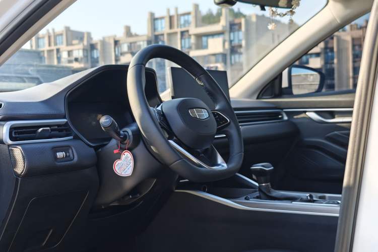 Used Geely Auto Emgrand 2025 4th Generation 1.5L CVT Longteng Edition
