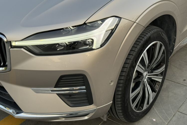 Used Volvo XC60 New Energy 2023 T8 Plug-in Hybrid Long-Range All-Wheel Drive Smart Luxury Edition Exterior 3