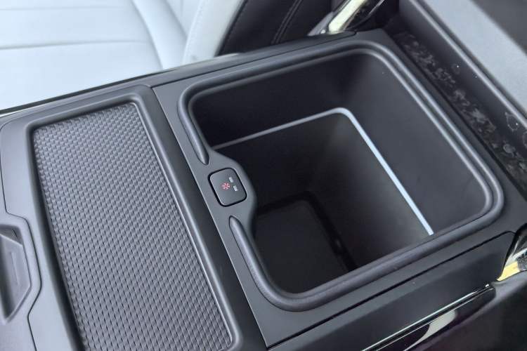 Used Land Rover Range SportNew Energy 2023 P510e Plug-in Hybrid – First Edition Exterior 7