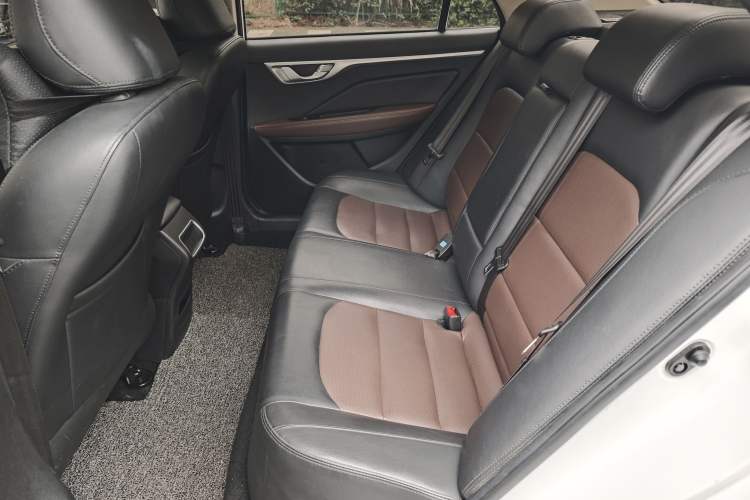 Used Geely Auto Vision 2018 1.5L Automatic Happiness Edition Interior 3