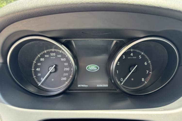 Used Land Rover Discovery Sport 2019 240 PS SE Version China VI Standard
