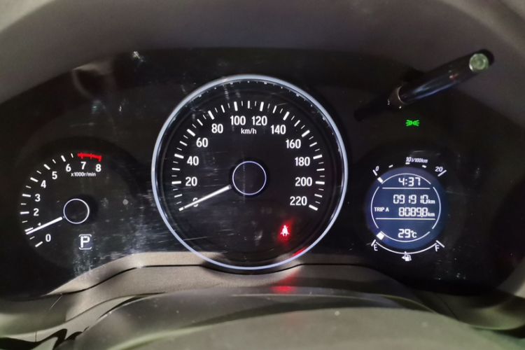 Used Honda Vezel 2019 1.5L CVT Luxury Model China V Odometer Close Up