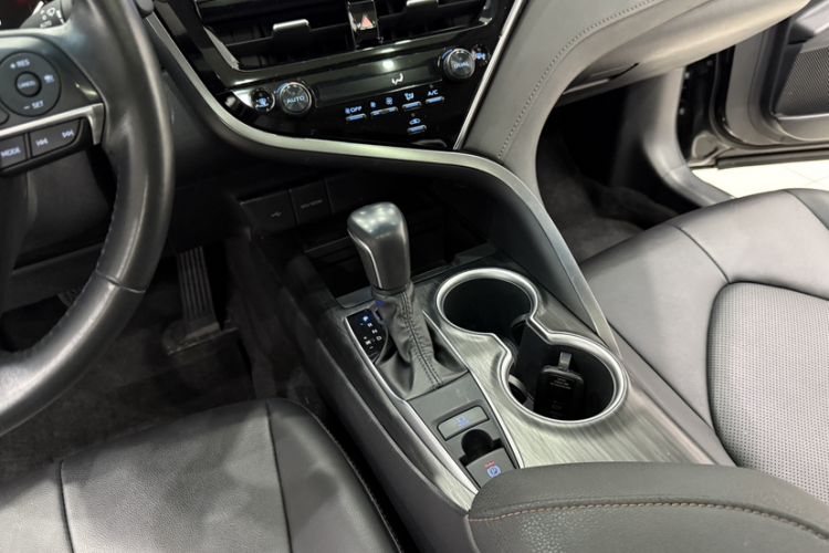 Used Toyota Camry 2023 2.0G Luxury Edition
