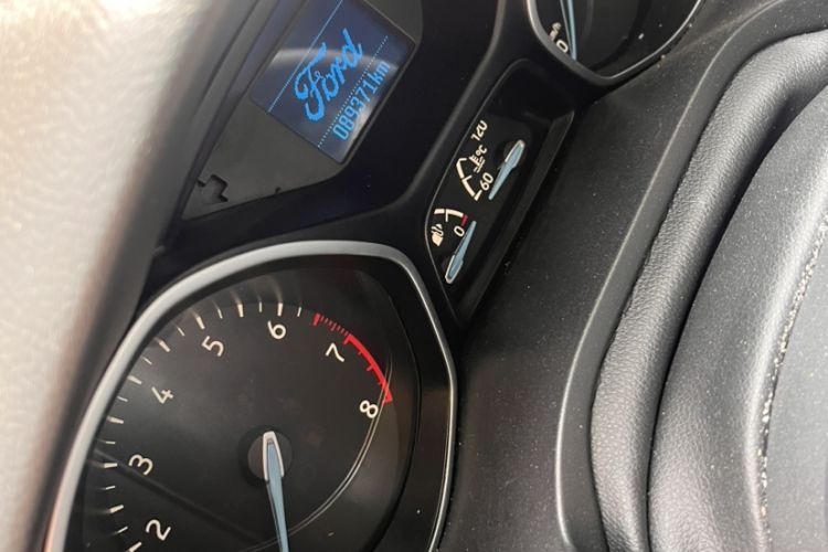 Used Ford Focus 2017 Sedan 1.6L Automatic Fashion Edition Smart Drive Version Odometer Close Up