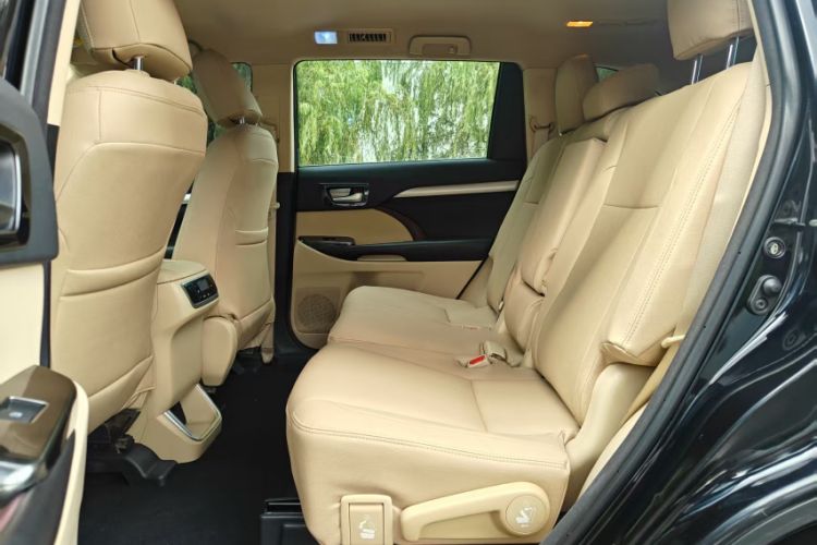 Used Toyota Highlander 2015 2.0T Two-Wheel Drive Elite Edition 7 Seats