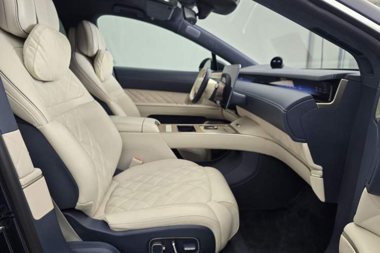 Used Nio ET9 2025 100kWh Signature Edition
