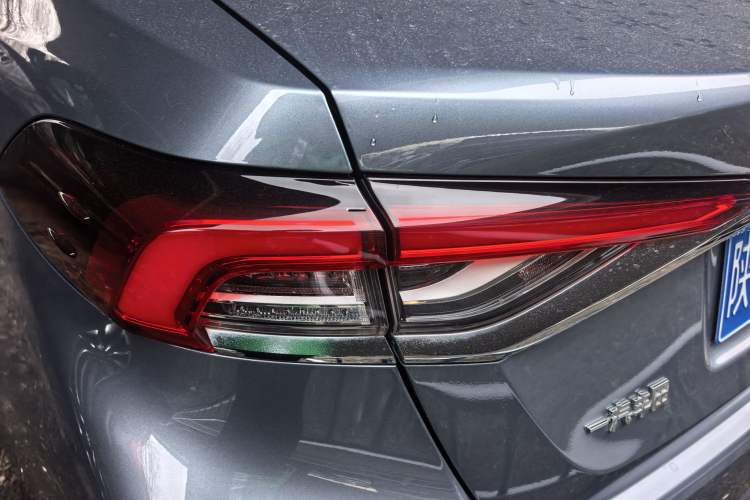 Used Toyota Corolla 2021 Dual-Motor 1.8L E-CVT Elite Edition
