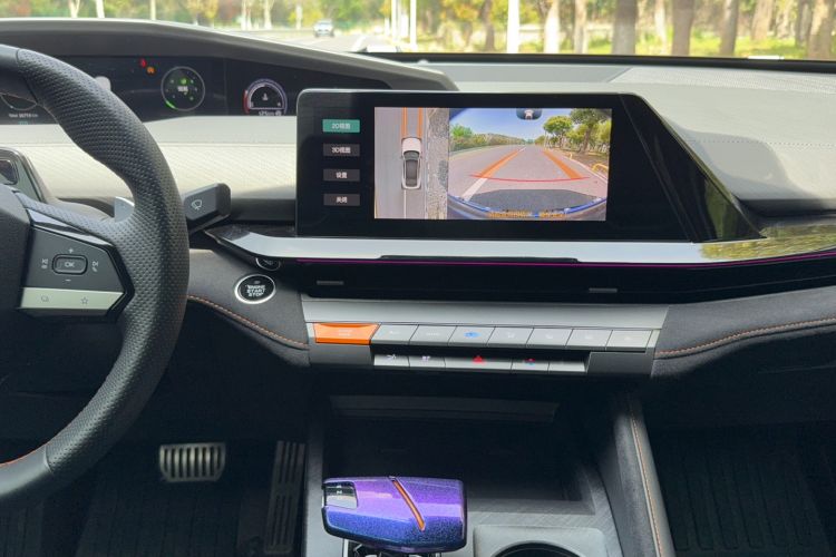 Used CHANGAN UNI-V 2022 2.0T Leading-Speed Edition Audio And AC Panel