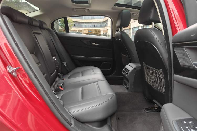 Used Jaguar XEL 2020 2.0T 200 PS S Advanced Elegance Edition Interior 6