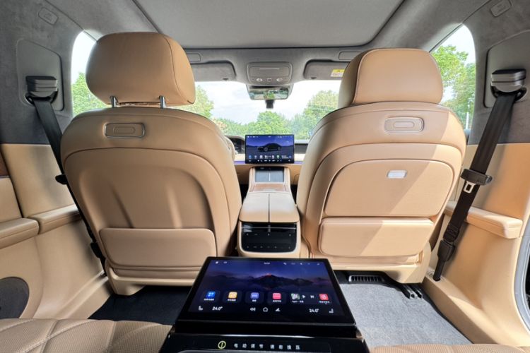 Used Hima Stelato S9 2024 All-Electric Ultra Four-Wheel-Drive Flagship Edition Interior 2