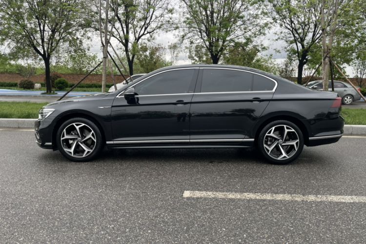 Used Volkswagen Magotan 2023 2 Million Units Commemorative Edition 330TSI DSG Luxury Version